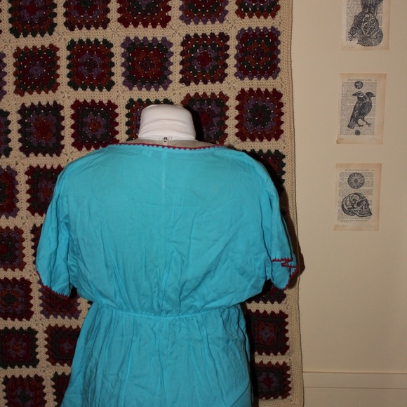 Embroidered Flowy Blouse - Picture 3 of 3